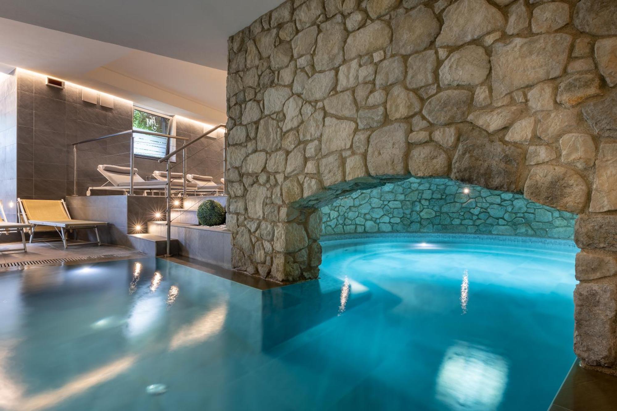 Metropole Hotel